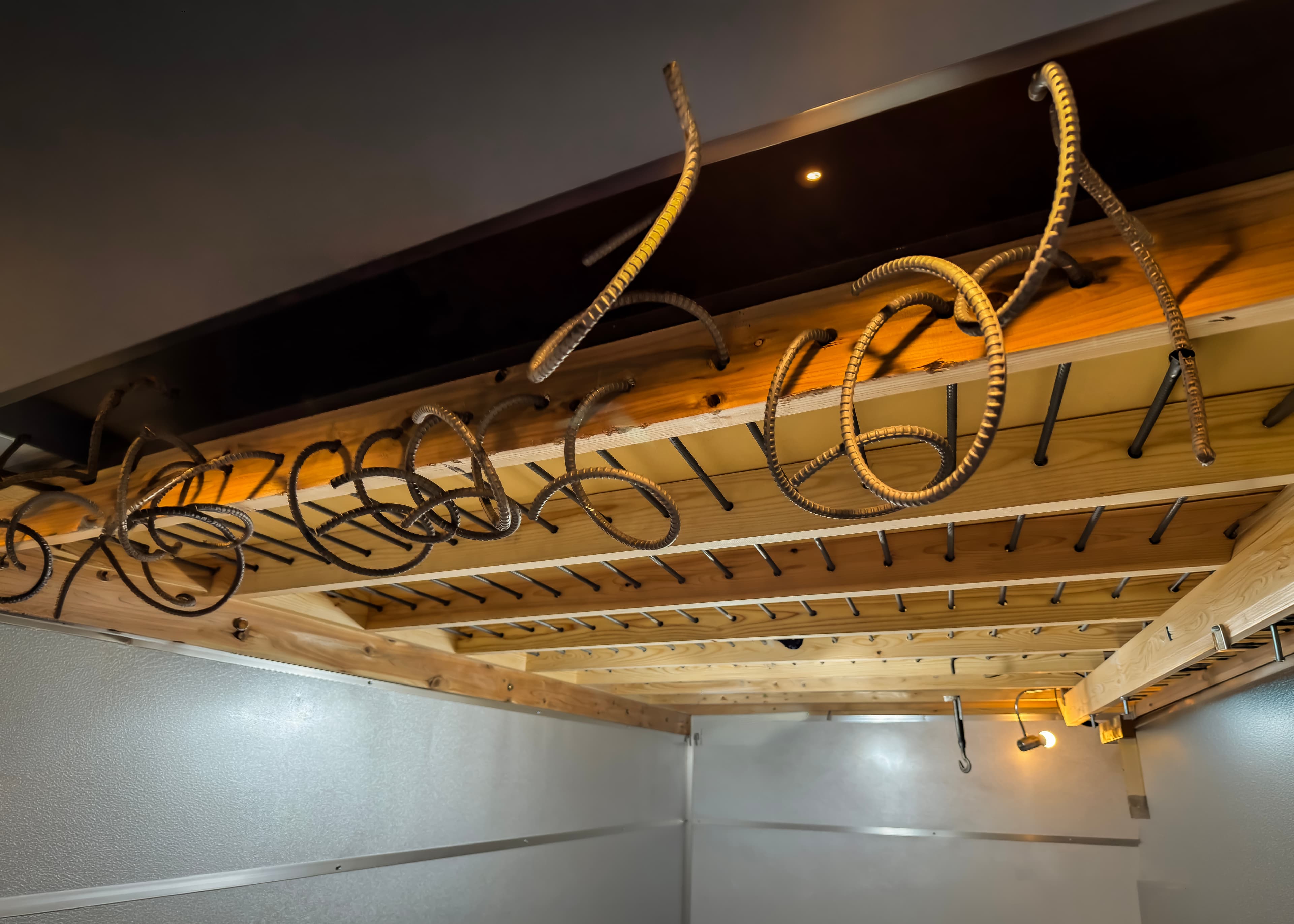 Atelier'cuzn de ban su metalwork detail